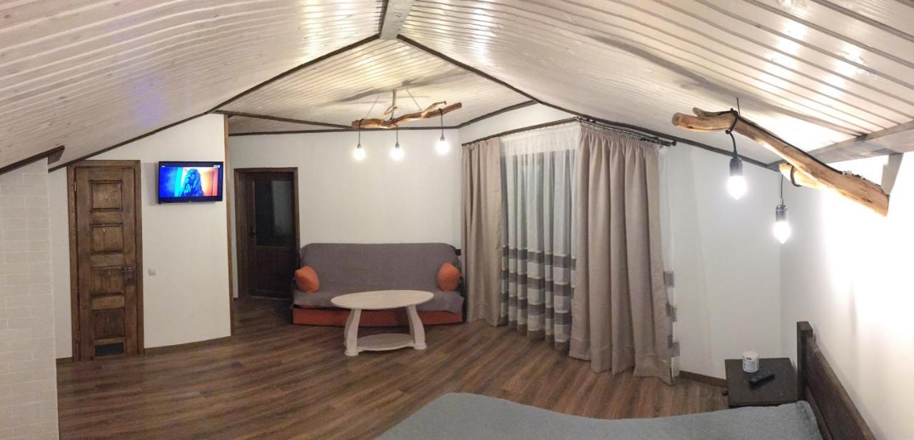 Hotel Shepit Pruta à Yaremtche Extérieur photo